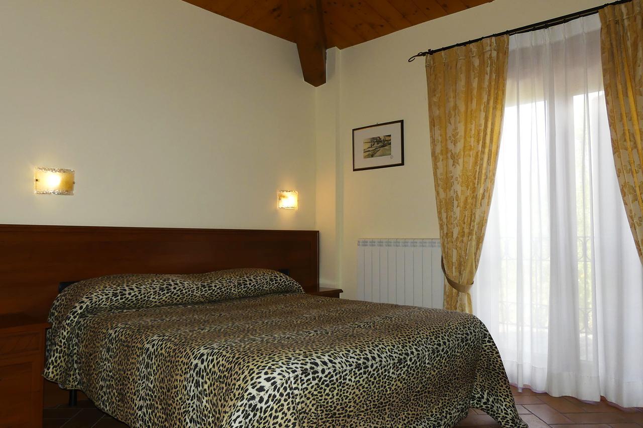 Villa Montotto Monterubbiano Buitenkant foto